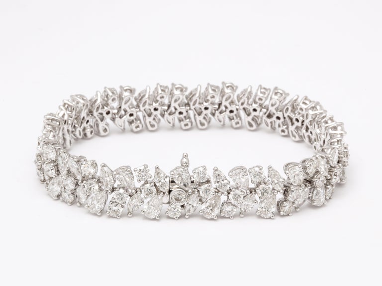 Exquisite 25.17 Carat Multi-Shape Diamond Link Bracelet 18k White Gold