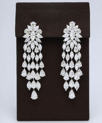 https://a.1stdibscdn.com/important-diamond-dangle-drop-earrings-for-sale-picture-3/0/j_48413331535730135409/6R1A6016_master.jpg