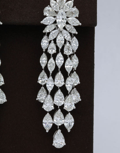 https://a.1stdibscdn.com/important-diamond-dangle-drop-earrings-for-sale-picture-7/0/j_48413331535730142517/6R1A6020_master.jpg