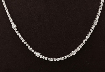 https://a.1stdibscdn.com/diamond-tennis-necklace-for-sale-picture-3/j_415/j_166501421659967982979/6R1A6033_master.jpg?width=768