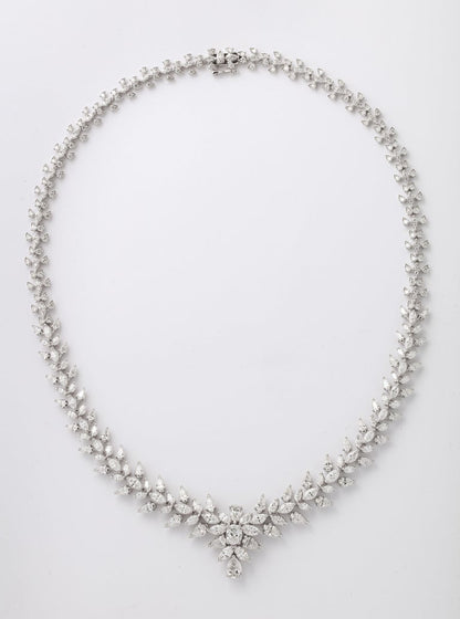 https://a.1stdibscdn.com/diamond-necklace-for-sale-picture-4/j_415/j_165036021658772115815/6R1A6041_master.jpg?width=768