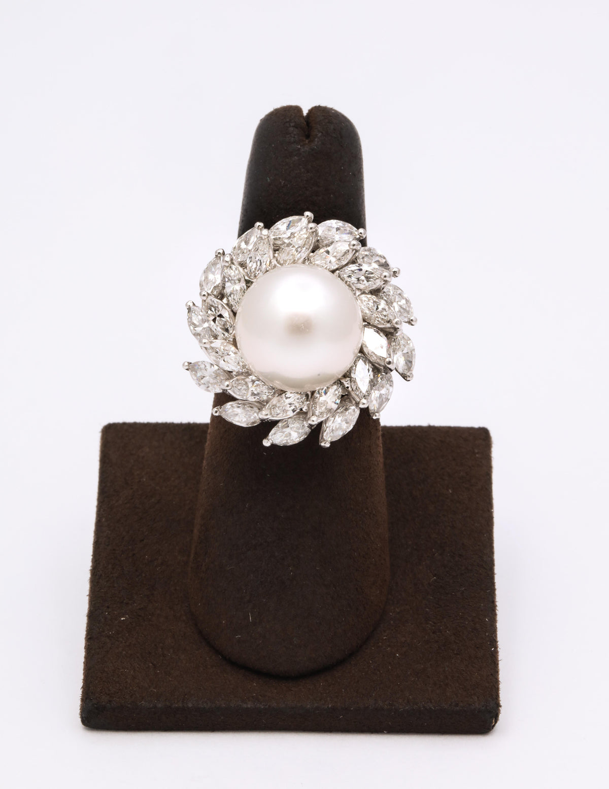 https://a.1stdibscdn.com/south-sea-pearl-and-diamond-ring-for-sale-picture-3/j_415/1566324857808/6R1A6101_master.jpg