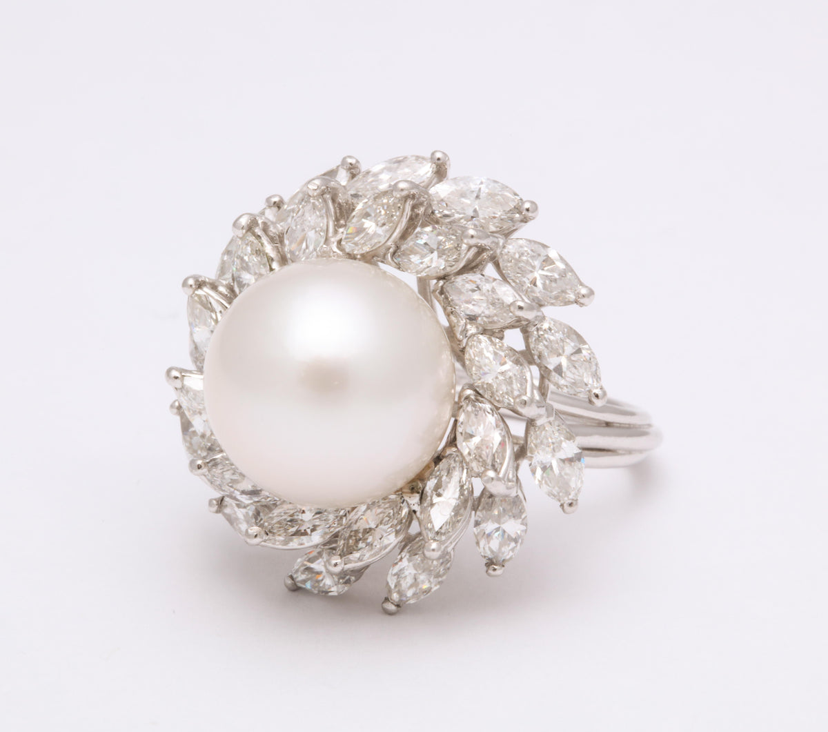 https://a.1stdibscdn.com/south-sea-pearl-and-diamond-ring-for-sale-picture-6/j_415/1566324848724/6R1A6104_master.jpg