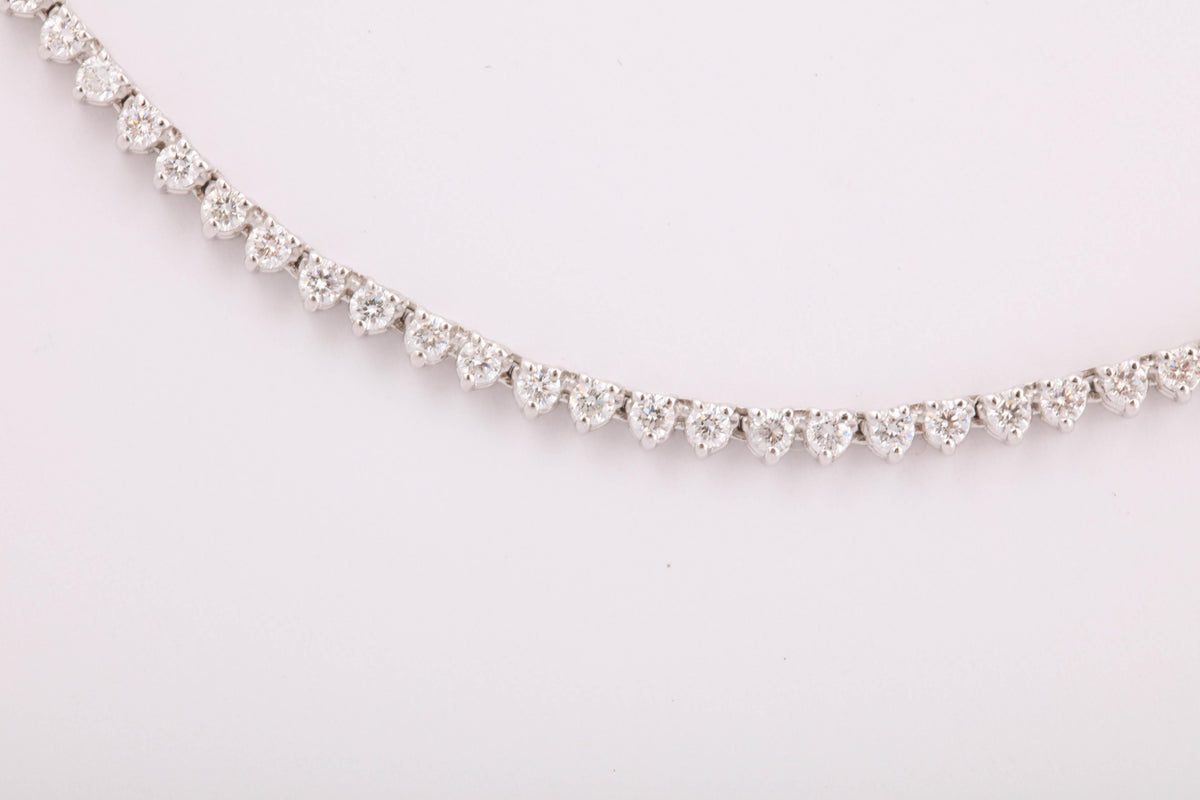 https://a.1stdibscdn.com/diamond-choker-tennis-necklace-for-sale-picture-5/j_415/j_108051721605200388974/6R1A6528_master.jpg