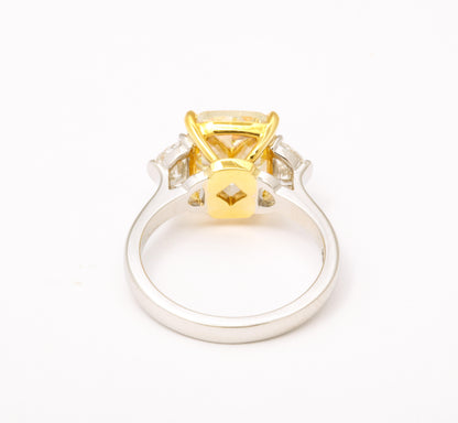 https://a.1stdibscdn.com/5-carat-yellow-diamond-ring-for-sale-picture-2/j_415/j_154958521650391212756/6R1A6658_master.jpg