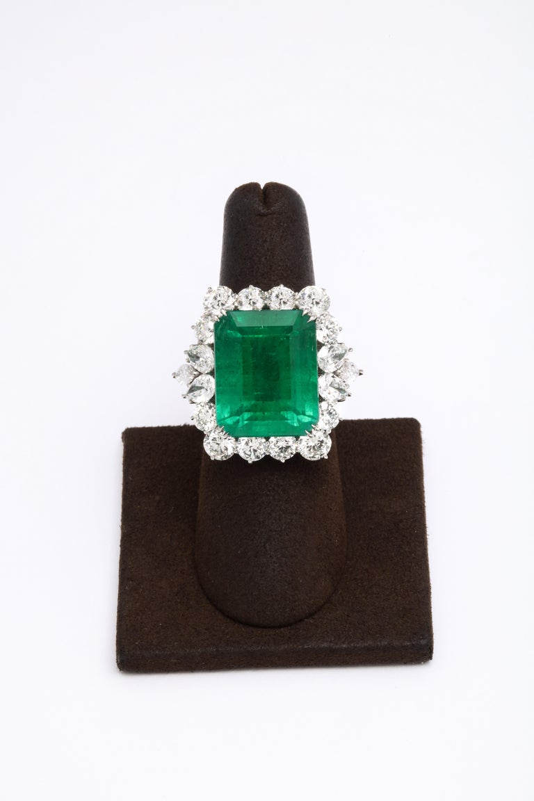 https://a.1stdibscdn.com/emerald-and-diamond-cocktail-ring-for-sale-picture-3/j_415/1612454591133/6R1A6793_master.jpg?width=768