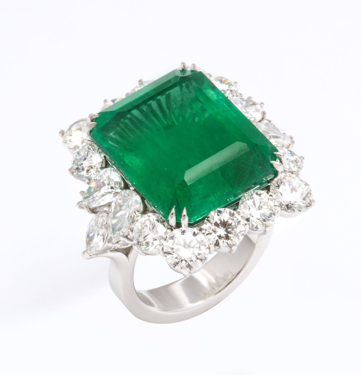 https://a.1stdibscdn.com/emerald-and-diamond-cocktail-ring-for-sale-picture-8/j_415/1612454609942/6R1A6802_master.jpg