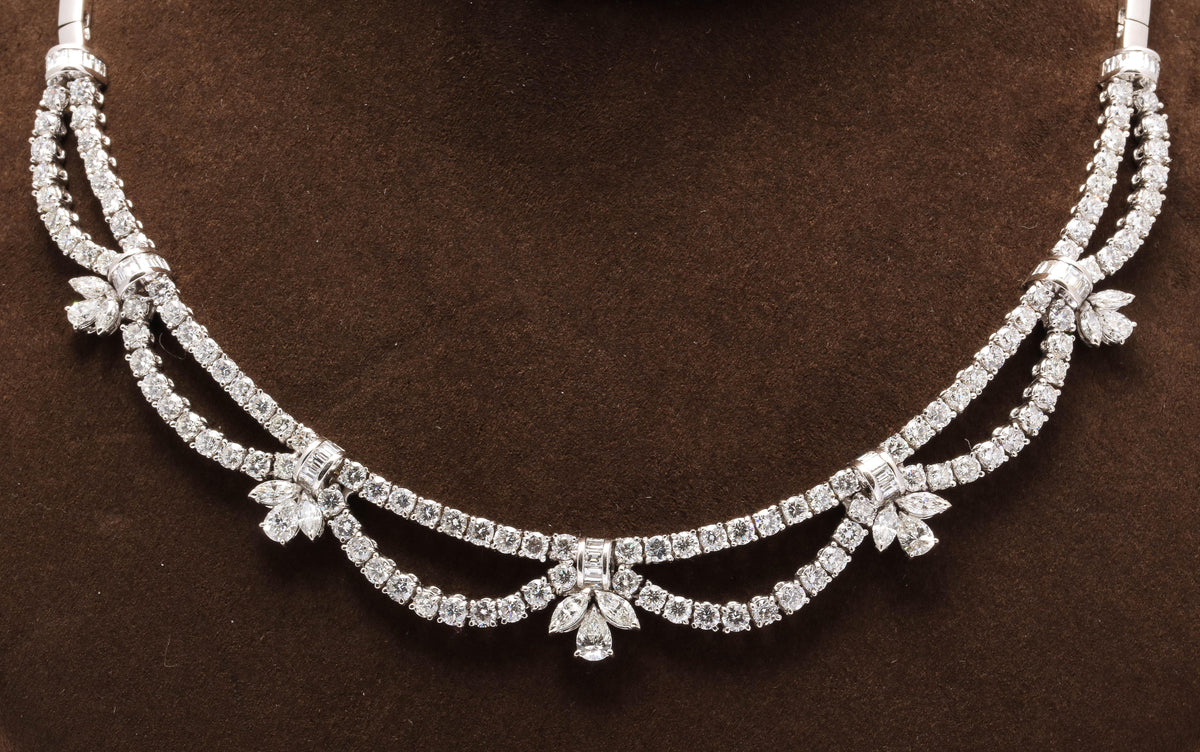 Exquisite Scalloped Diamond Choker Necklace in 18k White Gold