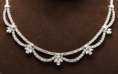 Exquisite Scalloped Diamond Choker Necklace in 18k White Gold