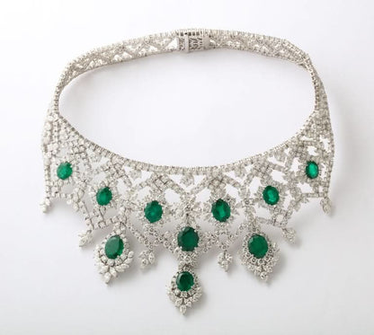 18k White Gold Intense Green Emerald and Diamond Choker