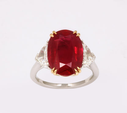 Exquisite 7.63 Carat Thai Ruby and Diamond Platinum Engagement Ring