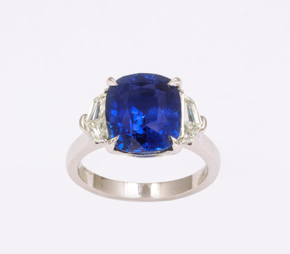 https://a.1stdibscdn.com/7-carat-cushion-cut-sapphire-and-diamond-ring-for-sale-picture-10/j_415/j_144397121641926939753/6R1A8310_master.jpg