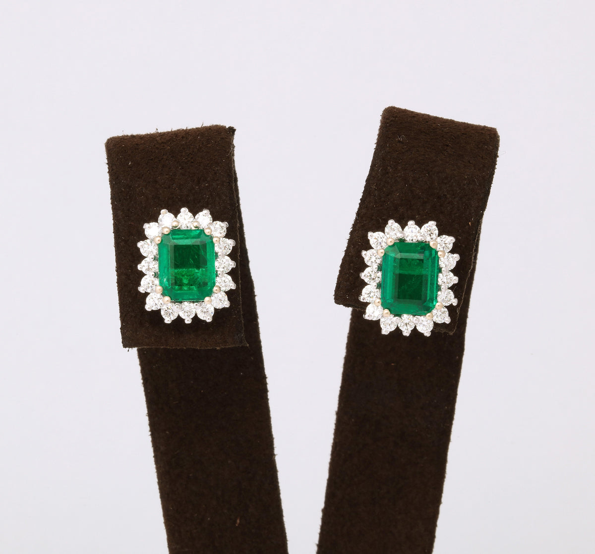 https://a.1stdibscdn.com/emerald-and-diamond-earrings-for-sale-picture-5/j_415/j_145871921643388043724/6R1A8384_master.jpg