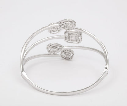 https://a.1stdibscdn.com/multi-shape-diamond-bangle-bracelet-for-sale-picture-7/j_415/j_143753121641493902104/6R1A8497_master.jpg?width=768