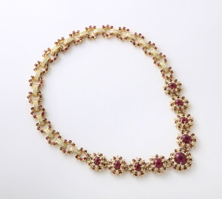 https://a.1stdibscdn.com/ruby-and-diamond-necklace-and-earring-set-for-sale-picture-5/j_415/j_229927221717077968591/6R1A8602_master.jpg?width=768