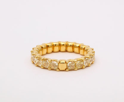 https://a.1stdibscdn.com/yellow-diamond-eternity-band-for-sale-picture-6/j_415/j_202927821694025263679/6R1A8674_master.jpg