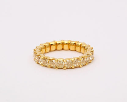 https://a.1stdibscdn.com/yellow-diamond-eternity-band-for-sale-picture-8/j_415/j_202927821694025265227/6R1A8676_master.jpg