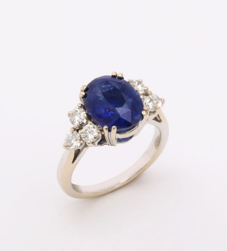 https://a.1stdibscdn.com/sapphire-and-diamond-ring-for-sale-picture-7/j_415/j_204049521695135435256/6R1A8682_master.jpg?width=768