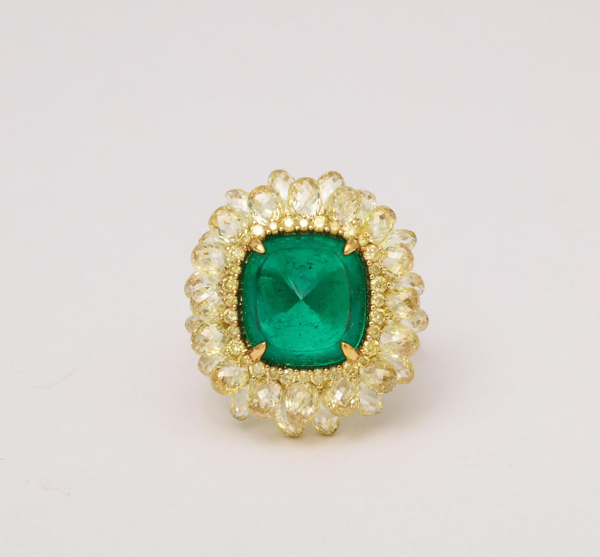 https://a.1stdibscdn.com/5-carat-sugarloaf-cabochon-emerald-and-yellow-diamond-ring-for-sale-picture-6/j_415/j_202926121694024693866/6R1A8714_master.jpg
