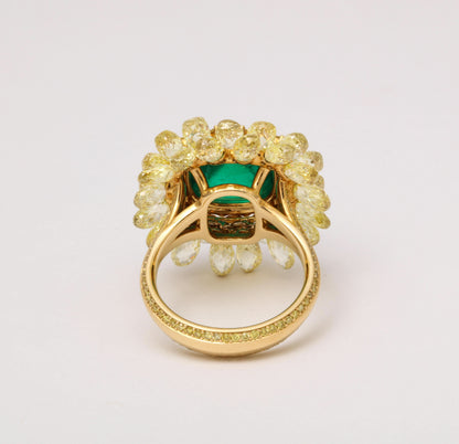 https://a.1stdibscdn.com/5-carat-sugarloaf-cabochon-emerald-and-yellow-diamond-ring-for-sale-picture-10/j_415/j_202926121694024696658/6R1A8718_master.jpg