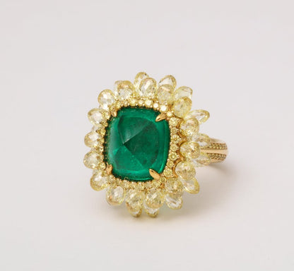 Exquisite 5.59 Carat Colombian Sugarloaf Emerald Yellow Diamond Cocktail Ring