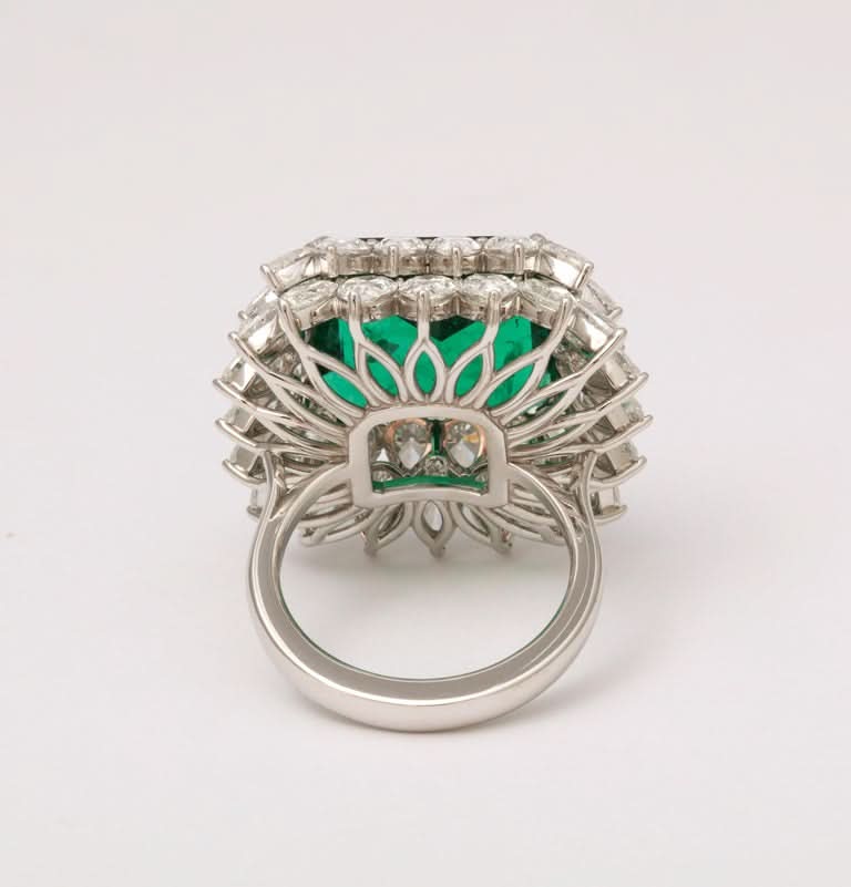 https://a.1stdibscdn.com/13-carat-emerald-and-diamond-ring-for-sale-picture-6/j_415/j_203160921694195656738/6R1A8733_master.jpg?width=768