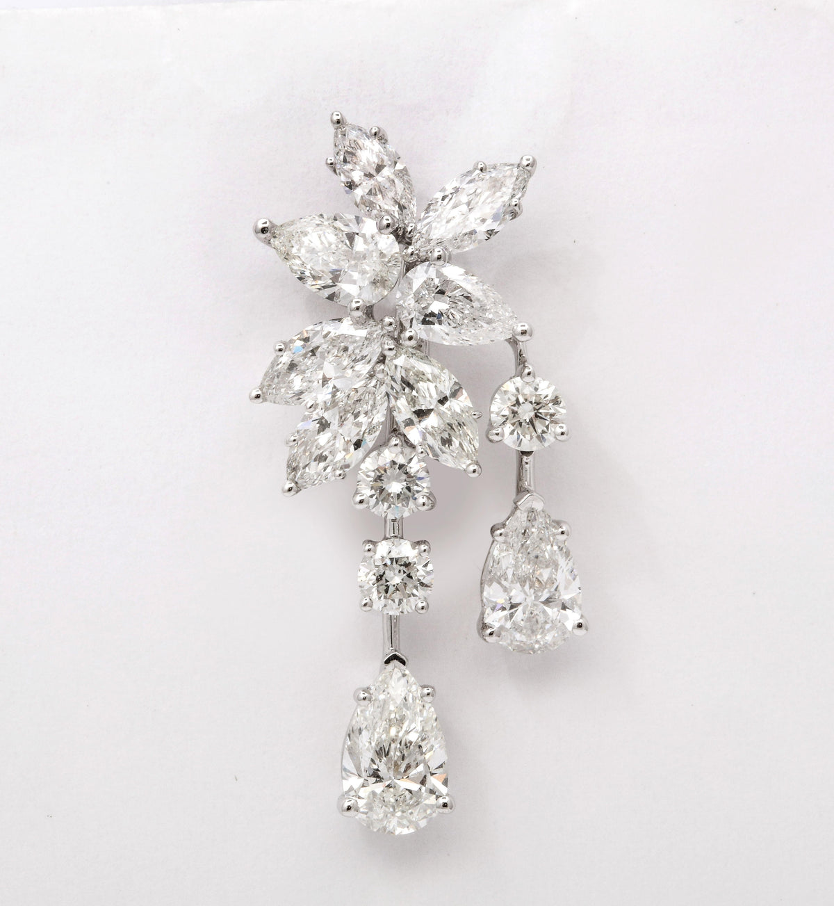 https://a.1stdibscdn.com/diamond-cluster-dangle-earring-for-sale-picture-7/j_415/1609265942951/6R1A8817_master.jpg