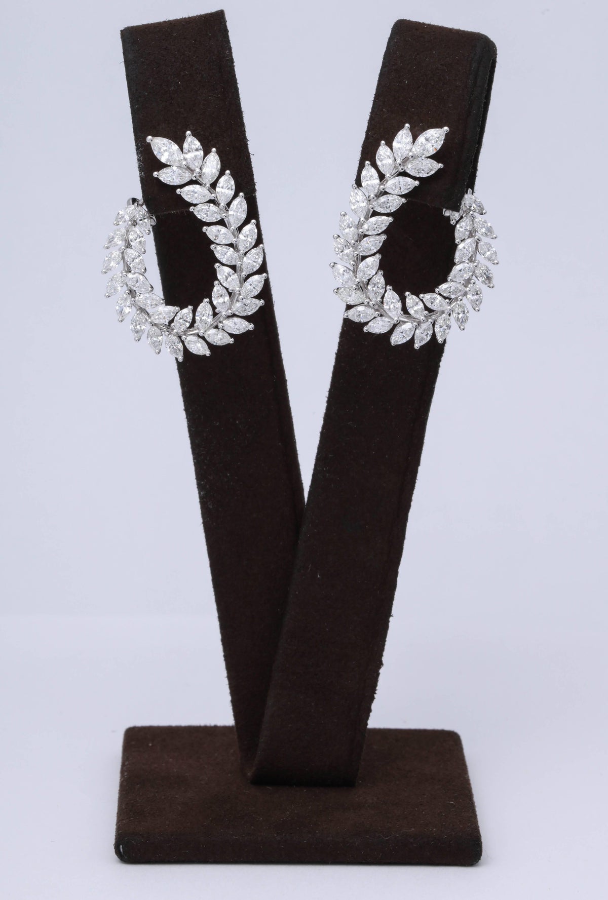 https://a.1stdibscdn.com/marquise-diamond-swirl-earring-for-sale-picture-3/0/j_45216831530288140780/6R1A9116_master.jpg