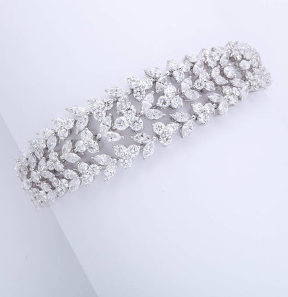 Stunning 14.48 Carat Marquise and Round Diamond 18k Gold Bracelet