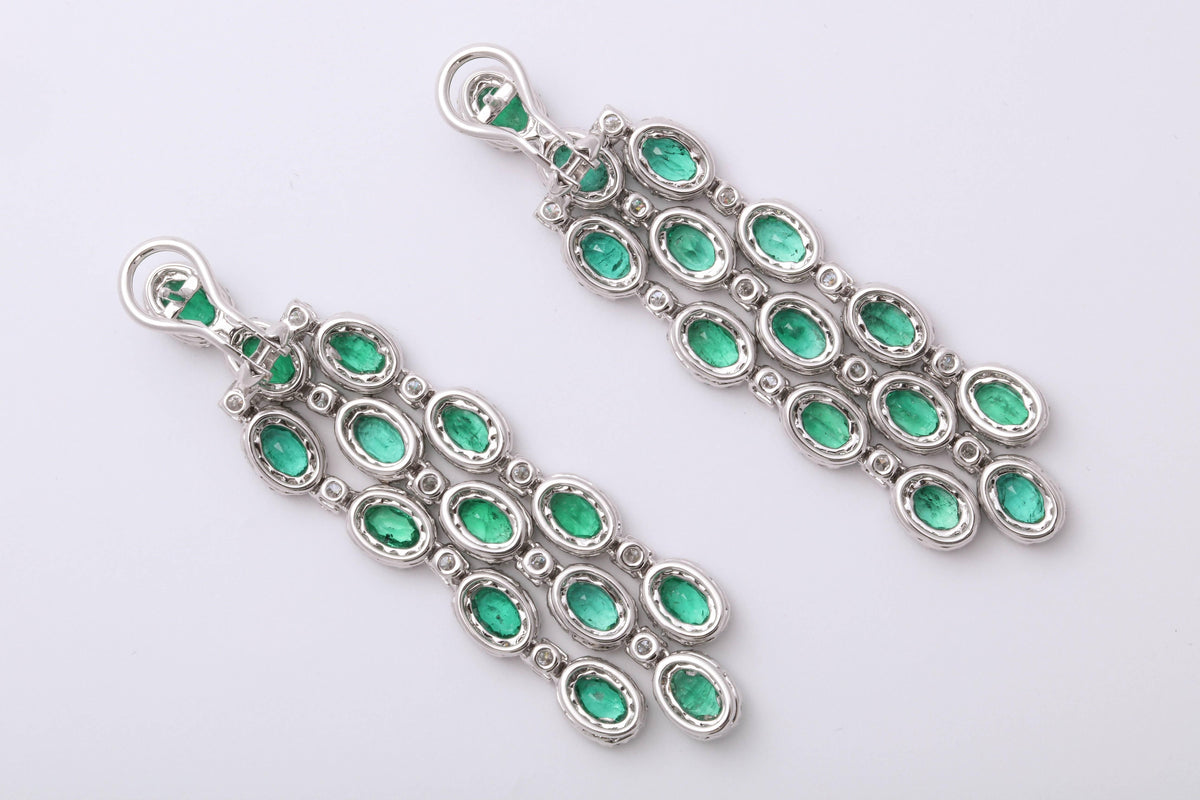 Exquisite 18k White Gold Green Emerald and Diamond Chandelier Earrings