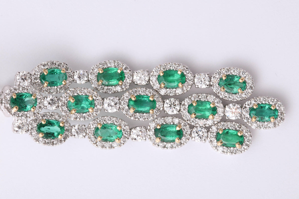 Exquisite 18k White Gold Green Emerald and Diamond Chandelier Earrings