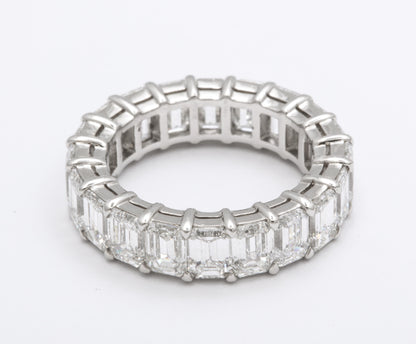 https://a.1stdibscdn.com/emerald-cut-diamond-eternity-band-for-sale-picture-3/j_415/j_103217621599662416069/6R1A9350_master.jpg