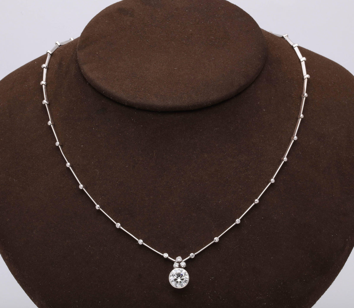 https://a.1stdibscdn.com/round-diamond-solitaire-necklace-gia-certified-for-sale-picture-4/0/j_42665831525894122586/6R1A9447_master.jpg