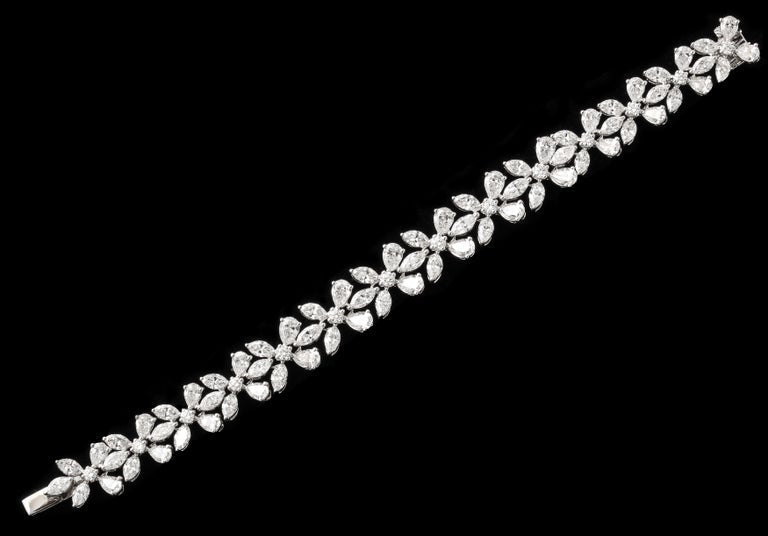 https://a.1stdibscdn.com/diamond-bracelet-for-sale-picture-5/j_415/j_166500321659966984143/6R1A9456_master.jpg?width=768