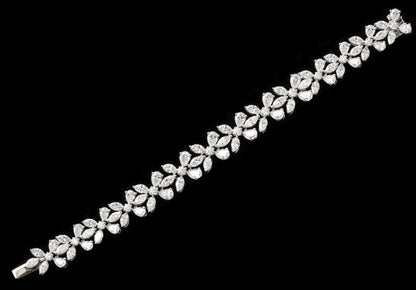 https://a.1stdibscdn.com/diamond-bracelet-for-sale-picture-5/j_415/j_166500321659966984143/6R1A9456_master.jpg?width=768