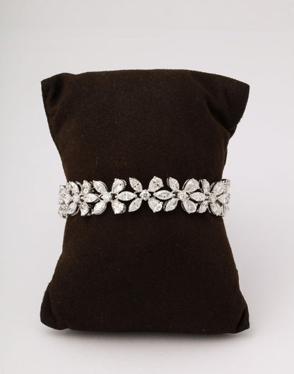 https://a.1stdibscdn.com/diamond-bracelet-for-sale-picture-7/j_415/j_166500321659966979694/6R1A9462_master.jpg?width=768