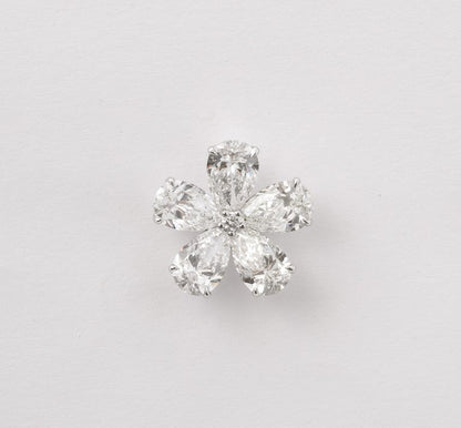 https://a.1stdibscdn.com/diamond-flower-earrings-for-sale-picture-9/j_415/j_169630021663010317356/6R1A9510_master.jpg?width=768