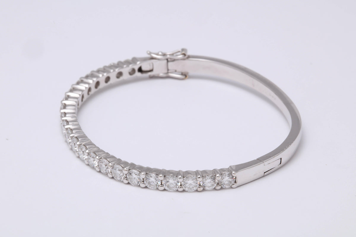 https://a.1stdibscdn.com/diamond-bangle-for-6-inch-wrist-for-sale-picture-7/0/j_50847111539355645112/6R1A9607_master.jpg