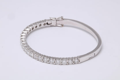 https://a.1stdibscdn.com/diamond-bangle-for-6-inch-wrist-for-sale-picture-7/0/j_50847111539355645112/6R1A9607_master.jpg