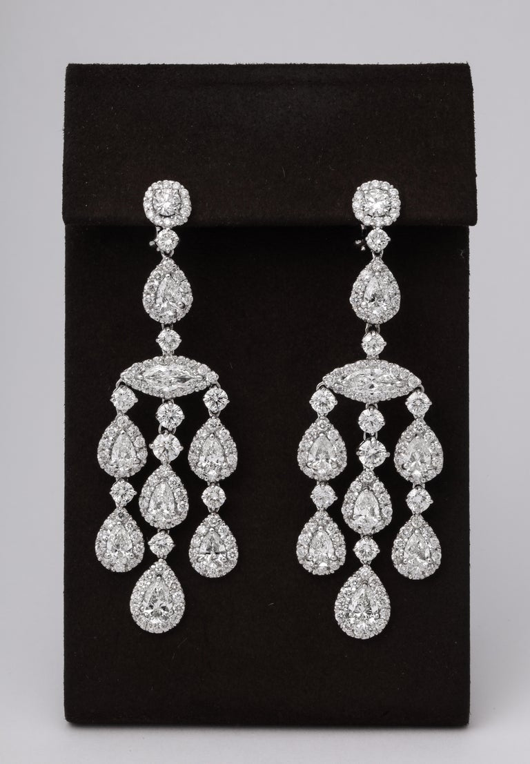 https://a.1stdibscdn.com/diamond-chandelier-earrings-for-sale-picture-3/j_415/1599662264882/6R1A9803_master.jpg?width=768