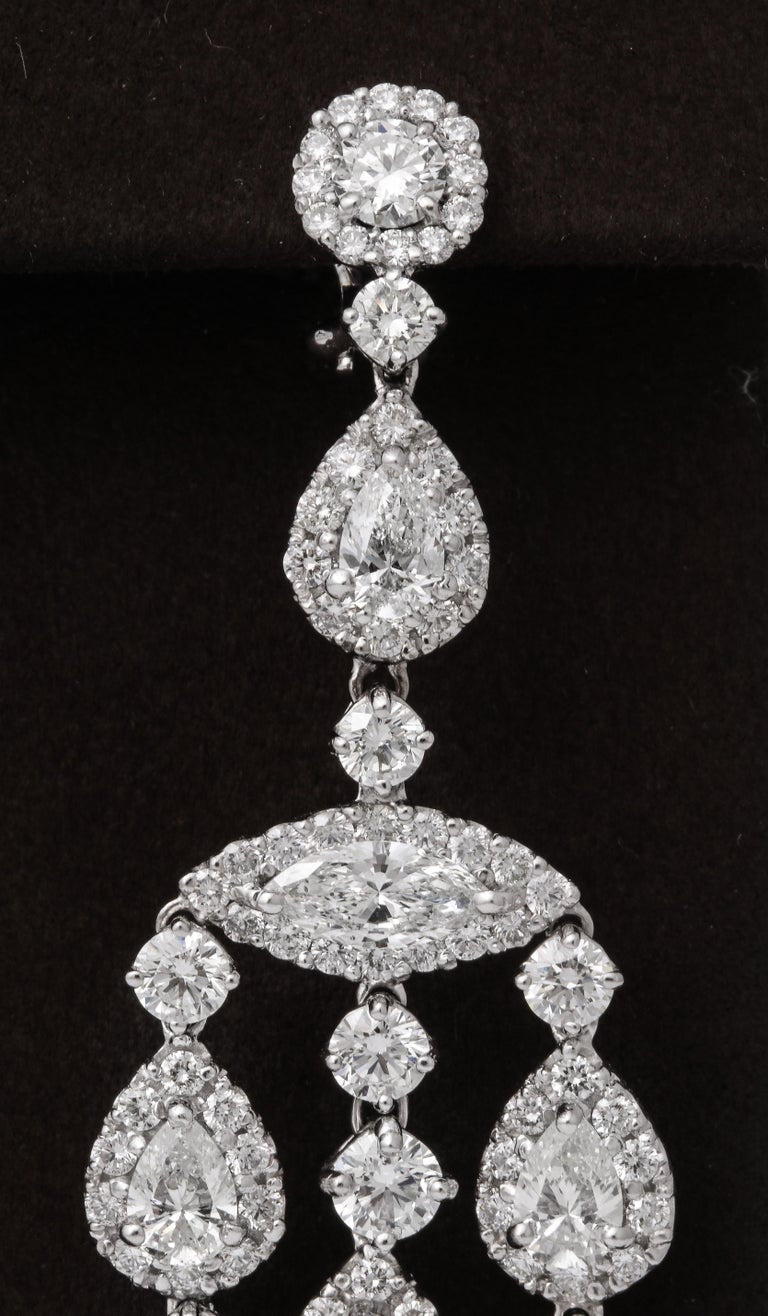 https://a.1stdibscdn.com/diamond-chandelier-earrings-for-sale-picture-7/j_415/1599662282595/6R1A9812_master.jpg?width=768