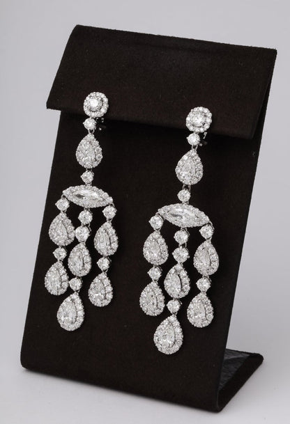 https://a.1stdibscdn.com/diamond-chandelier-earrings-for-sale-picture-9/j_415/1599662288448/6R1A9814_master.jpg?width=768