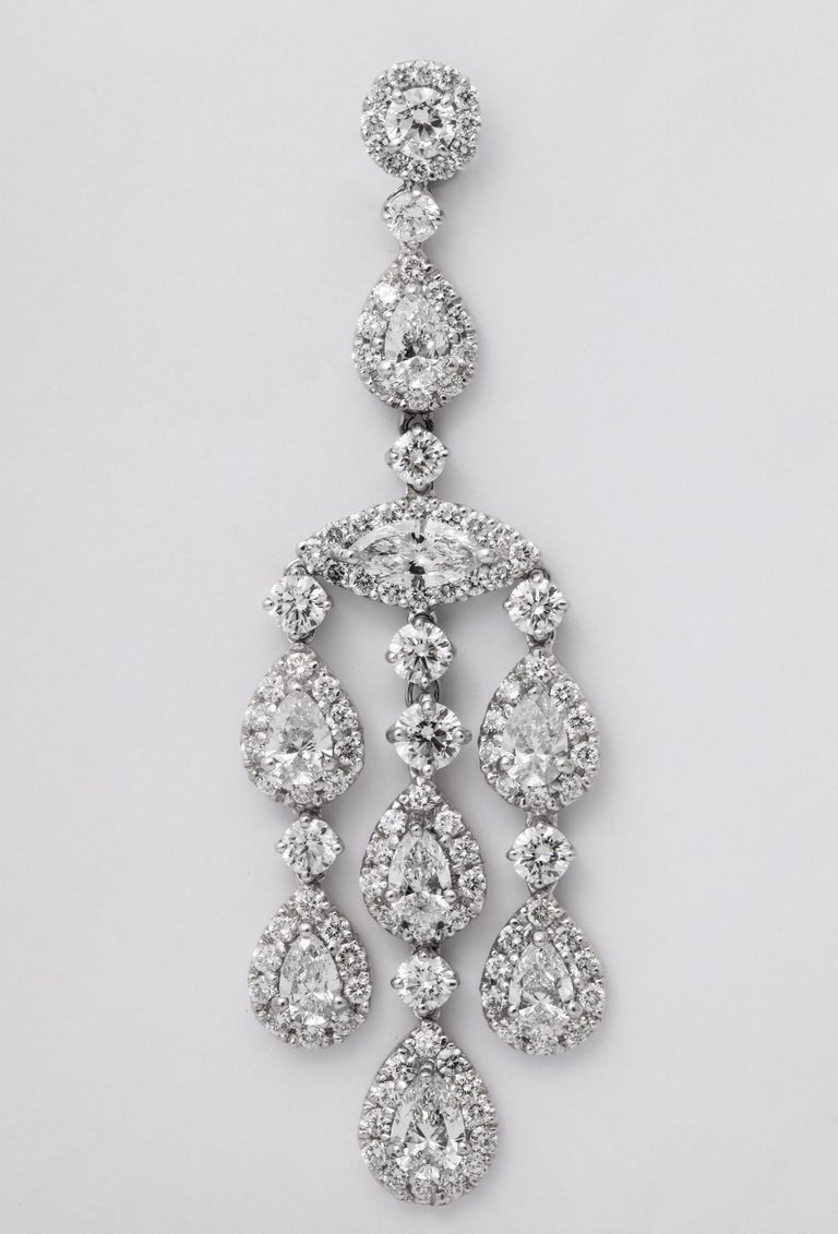 https://a.1stdibscdn.com/diamond-chandelier-earrings-for-sale-picture-11/j_415/1599662295278/6R1A9817_master.jpg?width=768