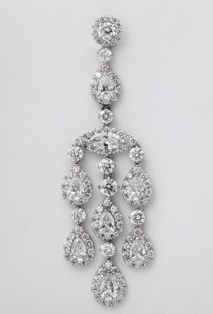 https://a.1stdibscdn.com/diamond-chandelier-earrings-for-sale-picture-11/j_415/1599662295278/6R1A9817_master.jpg?width=768