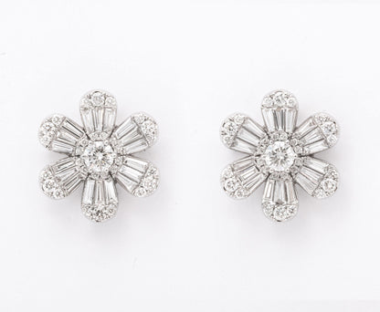 Elegant 18k White Gold Diamond Flower Stud Earrings 3.16ct