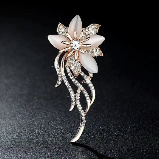High End Atmosphere Retro Diamond Inlaid Flower Brooch Ladies Temperament Personality Cat's Eye Pin
