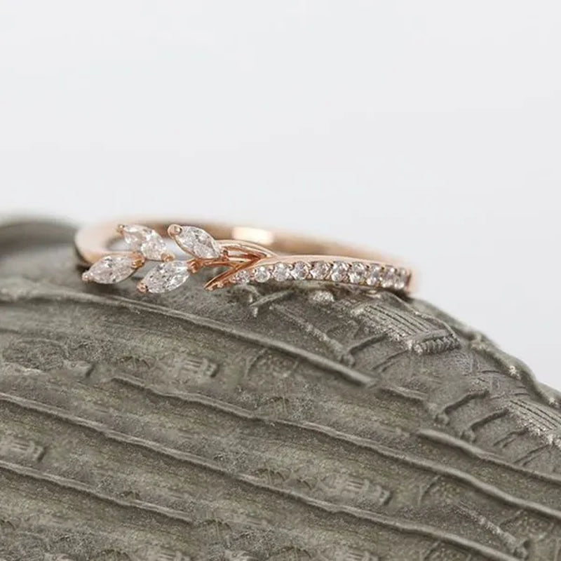 Women Glamorous 18k Gold plated  Ring Eternity Wedding Band  Leaf Diamond Jewelry Proposal Anniversary Gift Engagement Rings
