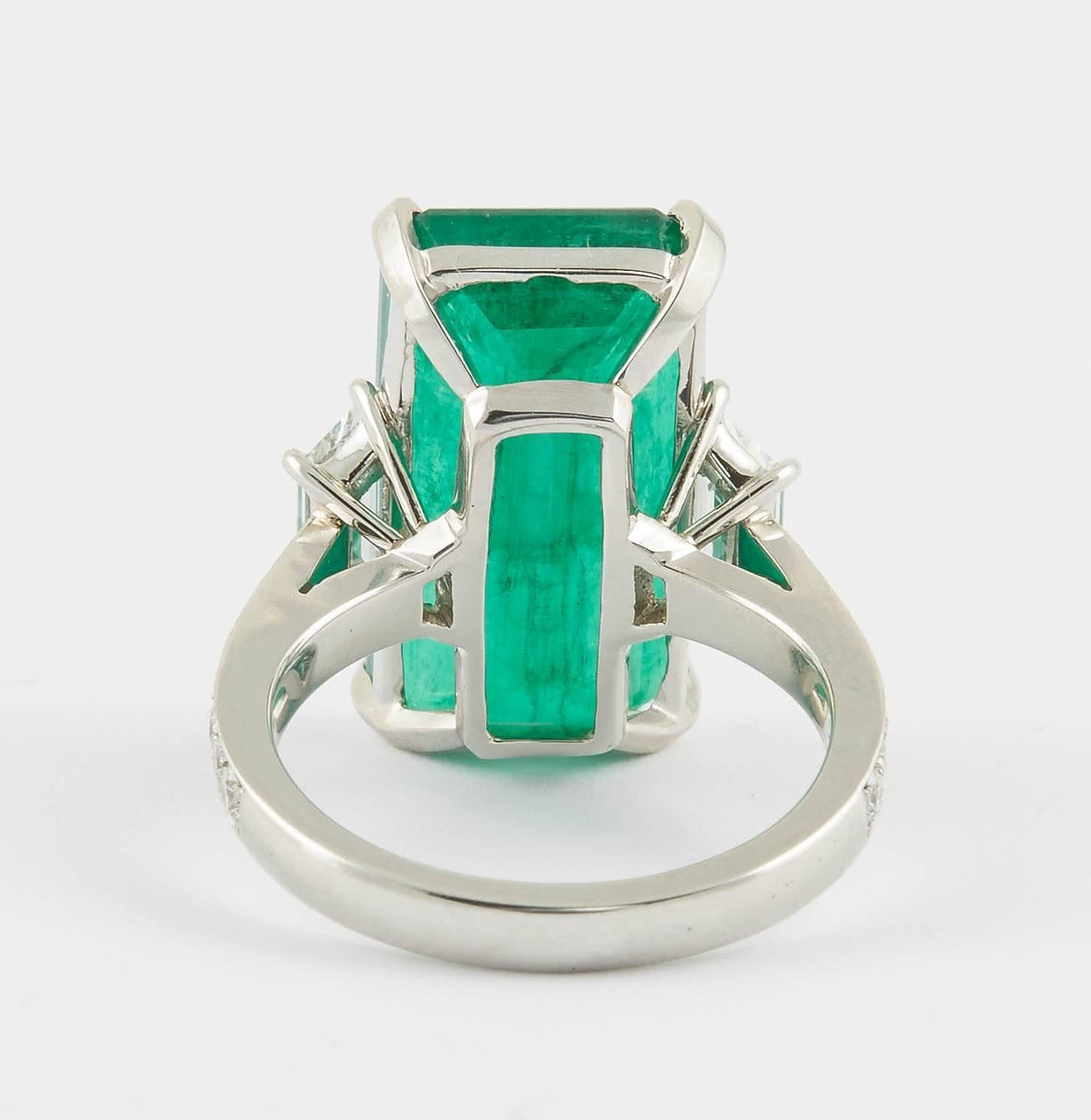 Exquisite 10 Carat Elongated Green Emerald Platinum Diamond Statement Ring