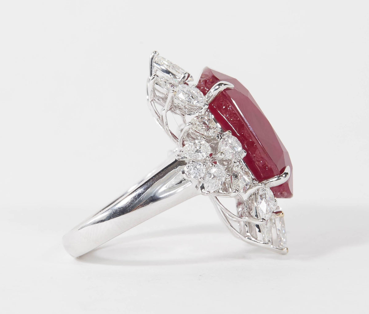 24.64 Carat African Ruby and Diamond 18k Gold Cocktail Ring