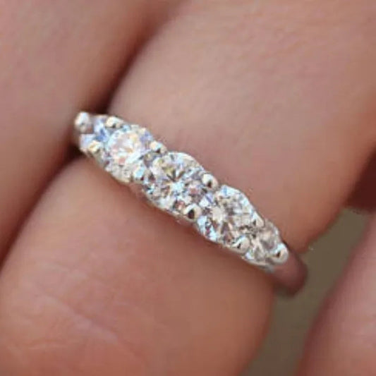 Simple and Fashionable 925 Standard Sterling Silver White Diamond Creative Lady Ring Wedding Wedding Love Diamond Ring Size 5-11